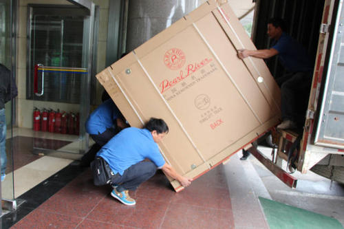 酒泉钢琴贵重工艺品无忧运